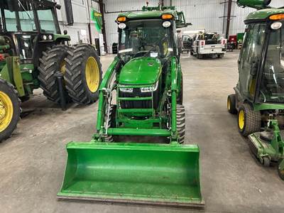 John Deere 3033R Tractor