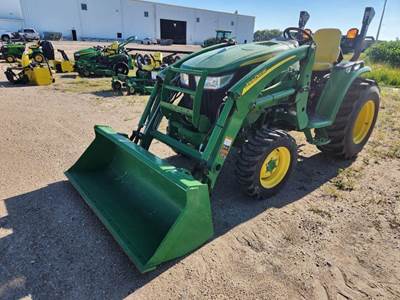 John Deere 3033R Tractor