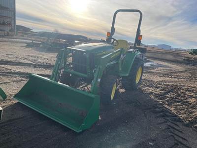 John Deere 3038E Tractor