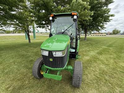 John Deere 3039R Tractor