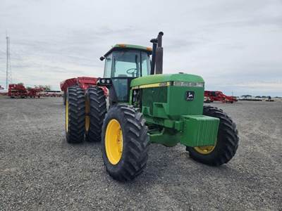 John Deere 4555 Tractor