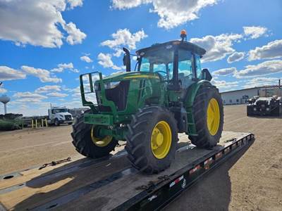 John Deere 6135E Tractor