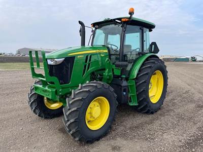 John Deere 6135E Tractor