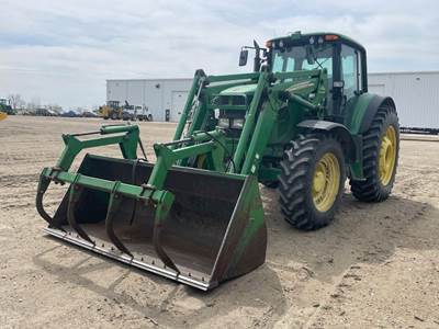 John Deere 7520 Tractor