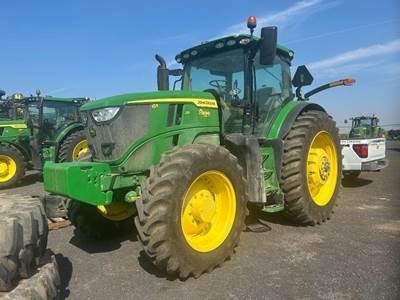 John Deere 6R 215 Tractor