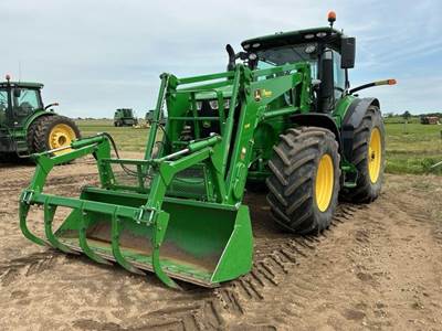 John Deere 7210R Tractor