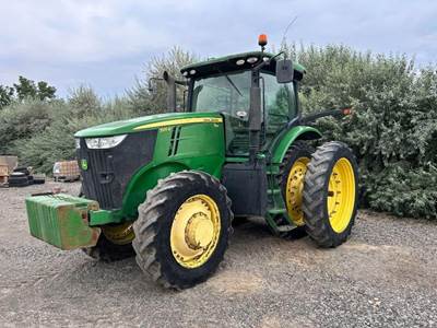 John Deere 7215R Tractor