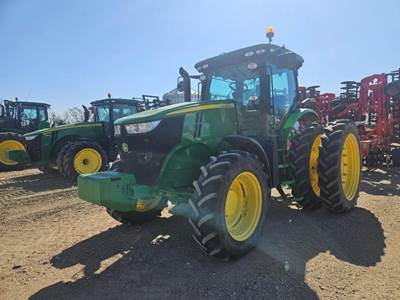 John Deere 7215R Tractor