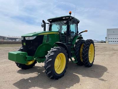 John Deere 7215R Tractor