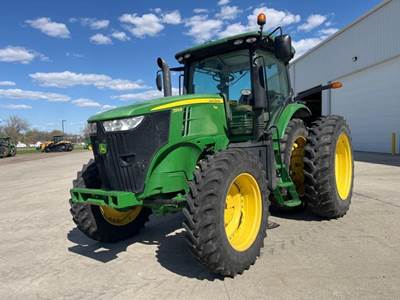 John Deere 7215R Tractor
