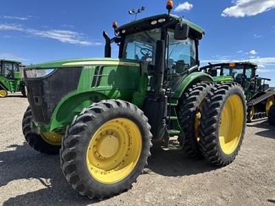 John Deere 7230R Tractor