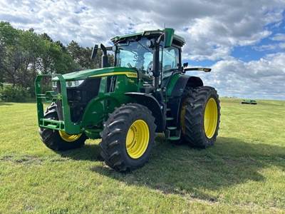 John Deere 7R 210 Tractor