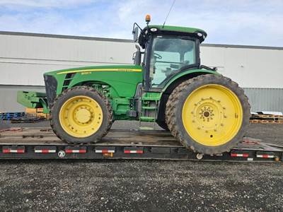 John Deere 8225R Tractor