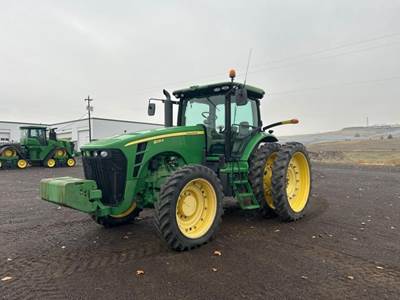 John Deere 8225R Tractor