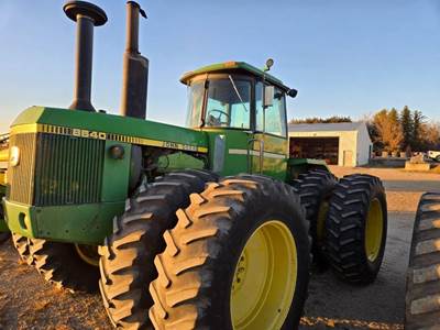 John Deere 8640 Tractor