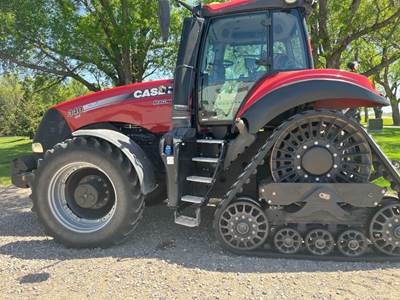Case IH MAGNUM 340 ROWTRAC CVT Tractor
