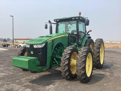 John Deere 8335R Tractor