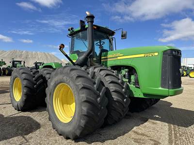 John Deere 9520 Tractor