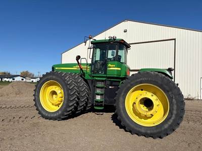 John Deere 9520 Tractor