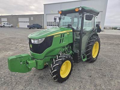 John Deere 5090GN Tractor - 90 HP