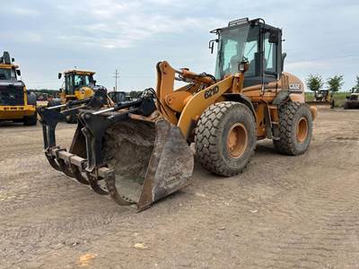 Case 621D Wheel Loader