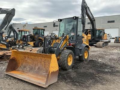 John Deere 244 P-TIER Wheel Loader