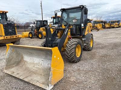 John Deere 304 G-TIER Wheel Loader