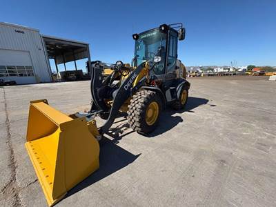John Deere 324 P-TIER Wheel Loader
