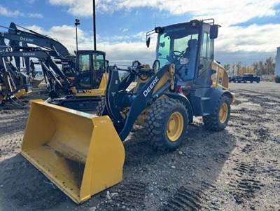 John Deere 324 P-TIER Wheel Loader