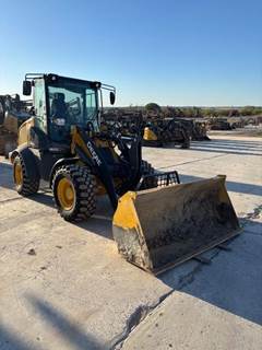 John Deere 324 P-TIER Wheel Loader