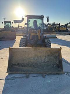John Deere 324 P-TIER Wheel Loader