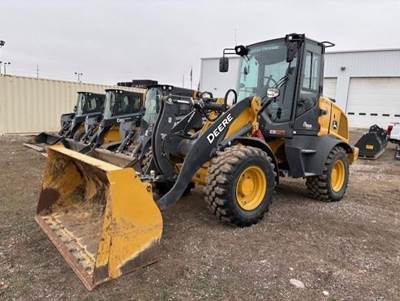 John Deere 324 P-TIER Wheel Loader