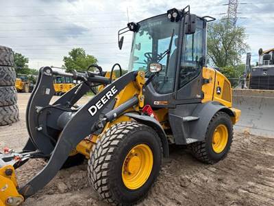 John Deere 324 P-TIER Wheel Loader