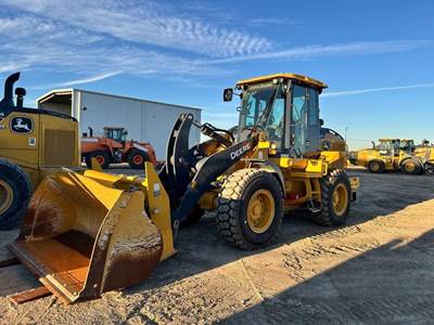 John Deere 444 P-TIER Wheel Loader