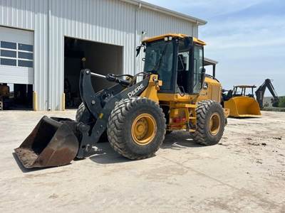 John Deere 444 P-TIER Wheel Loader