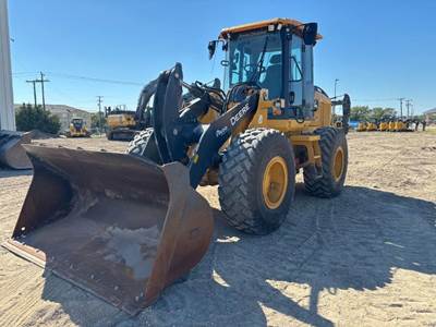 John Deere 444 P-TIER Wheel Loader