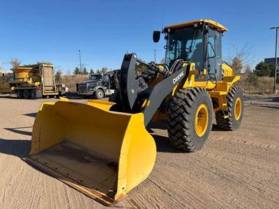 John Deere 444 P-TIER Wheel Loader