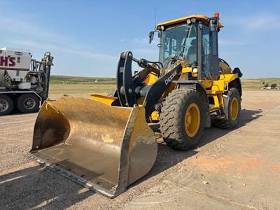 John Deere 444 P-TIER Wheel Loader