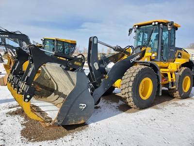 John Deere 524 P-TIER Wheel Loader