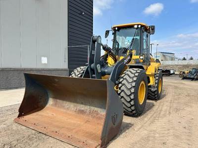 John Deere 524 P-TIER Wheel Loader