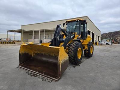 John Deere 524 P-TIER Wheel Loader