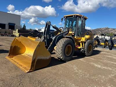 John Deere 524 P-TIER Wheel Loader