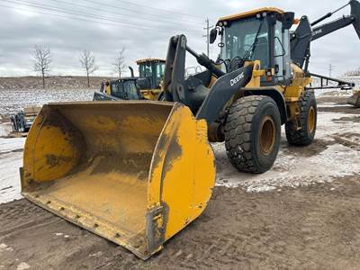 John Deere 524 P-TIER Wheel Loader