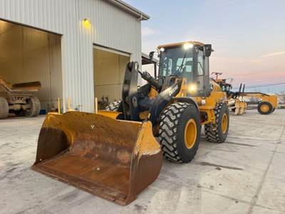 John Deere 524 P-TIER Wheel Loader