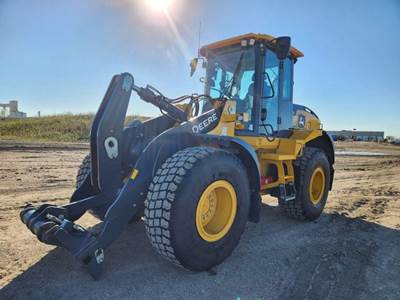 John Deere 524 P-TIER Wheel Loader