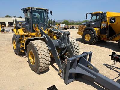 John Deere 544 P-TIER Wheel Loader