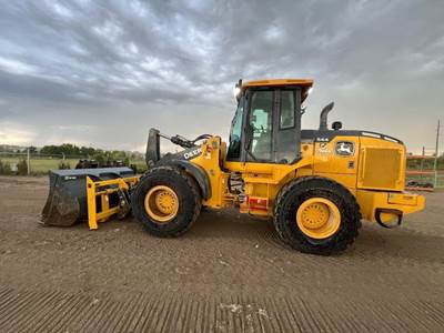 John Deere 544 P-TIER Wheel Loader