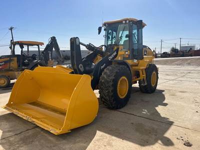John Deere 544 P-TIER Wheel Loader