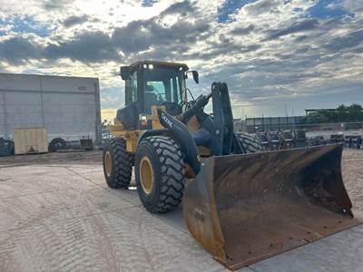John Deere 544 P-TIER Large Wheel Loader
