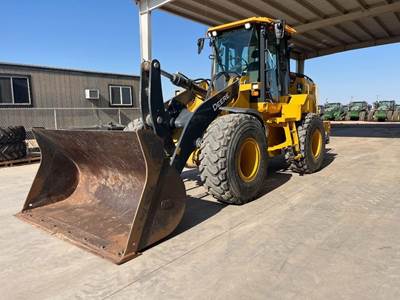 John Deere 624 P-Tier Wheel Loader